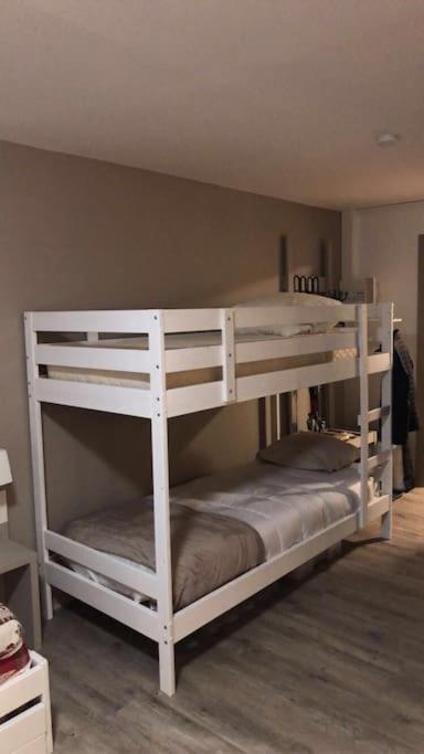 Au Bout Du Bois Piscine Sauna Hammam Accessible En Saison Et Le Logement Accessible Toute L Annee Les Deserts  Exterior photo